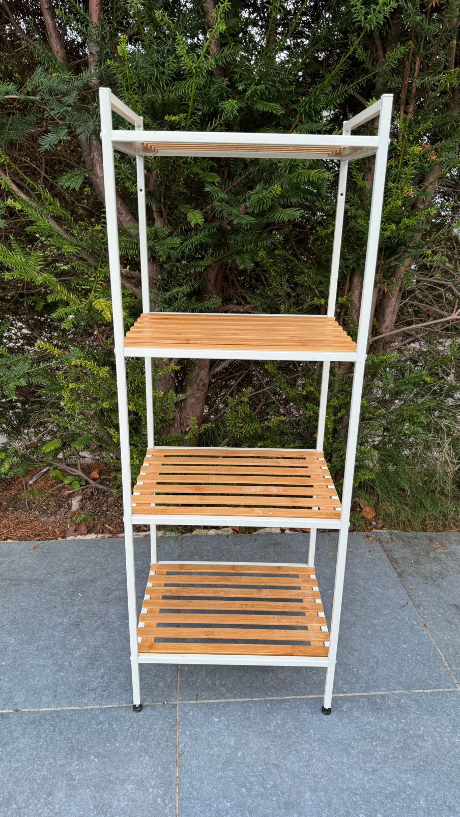 Étagère 4 niveaux métal blanc & bambou rangement SDB, Maison & Meubles, Enlèvement, Utilisé