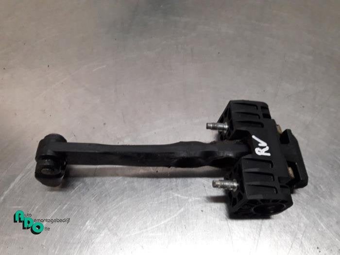 Butée 4portes avant droite d'un Opel Zafira B (Zafira B 05-, -, Opel, 3 mois de garantie, Utilisé