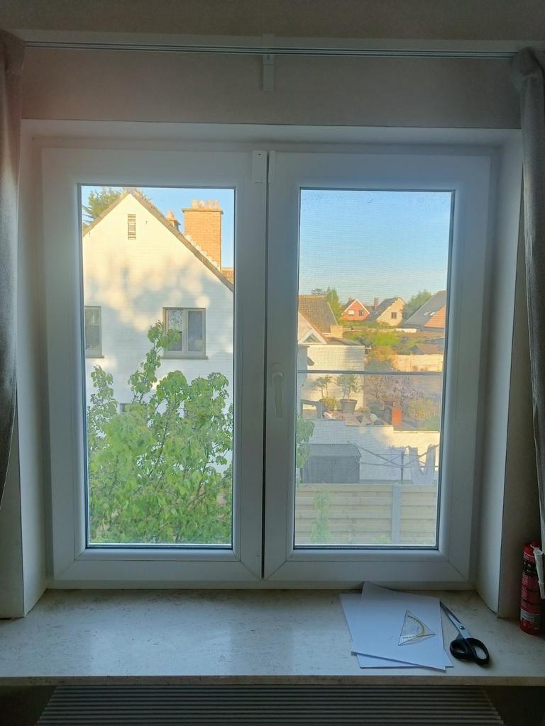 Fenêtre Schüco - fenêtre oscillo-battante - 123x124cm - 2 pi, Bricolage & Construction, Châssis & Portes coulissantes, Châssis de fenêtre