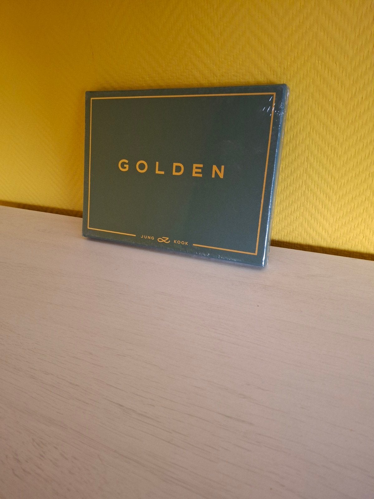 BTS album Jungkook GOLDEN, Ophalen, Album