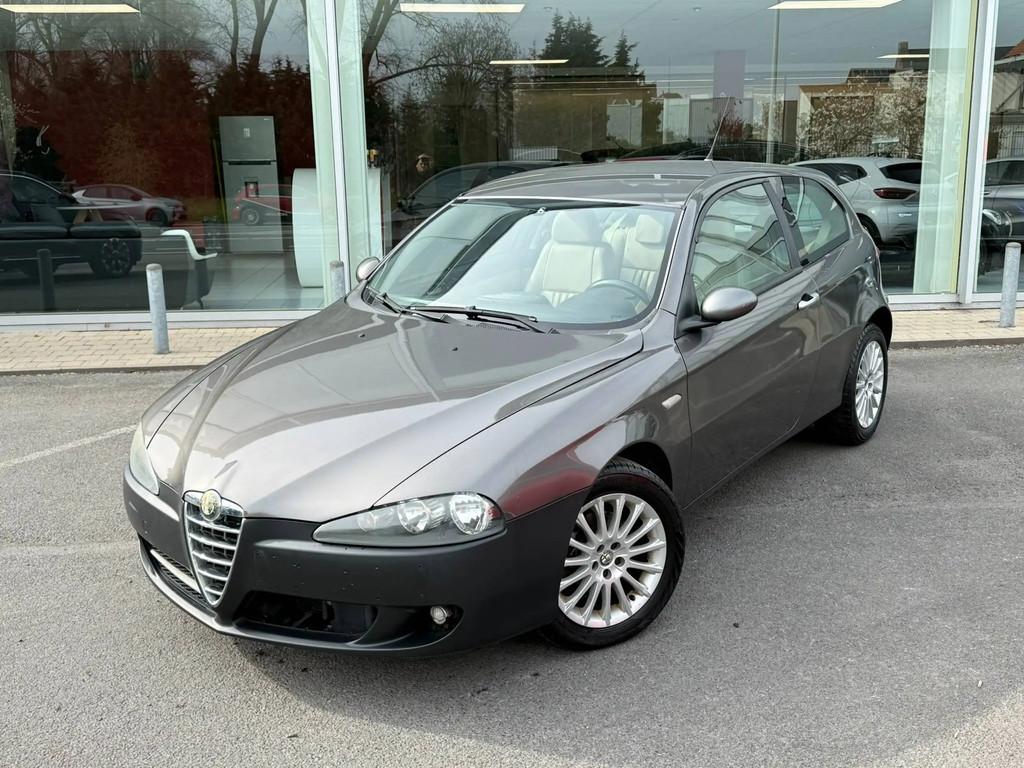 Alfa Romeo 147 1.9 JTD Black Line / CLIM / CUIR / RÉGULATEU, Autos, Cuir, Argent ou Gris, Achat, Beige
