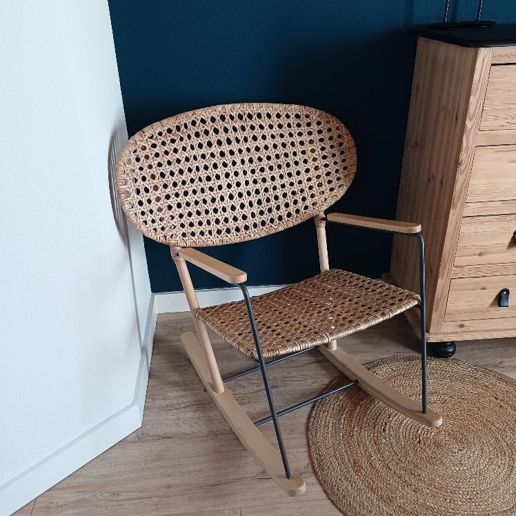 schommelstoel, leuk voor op een babykamer, Kinderen en Baby's, Kinderkamer | Inrichting en Decoratie, Ophalen