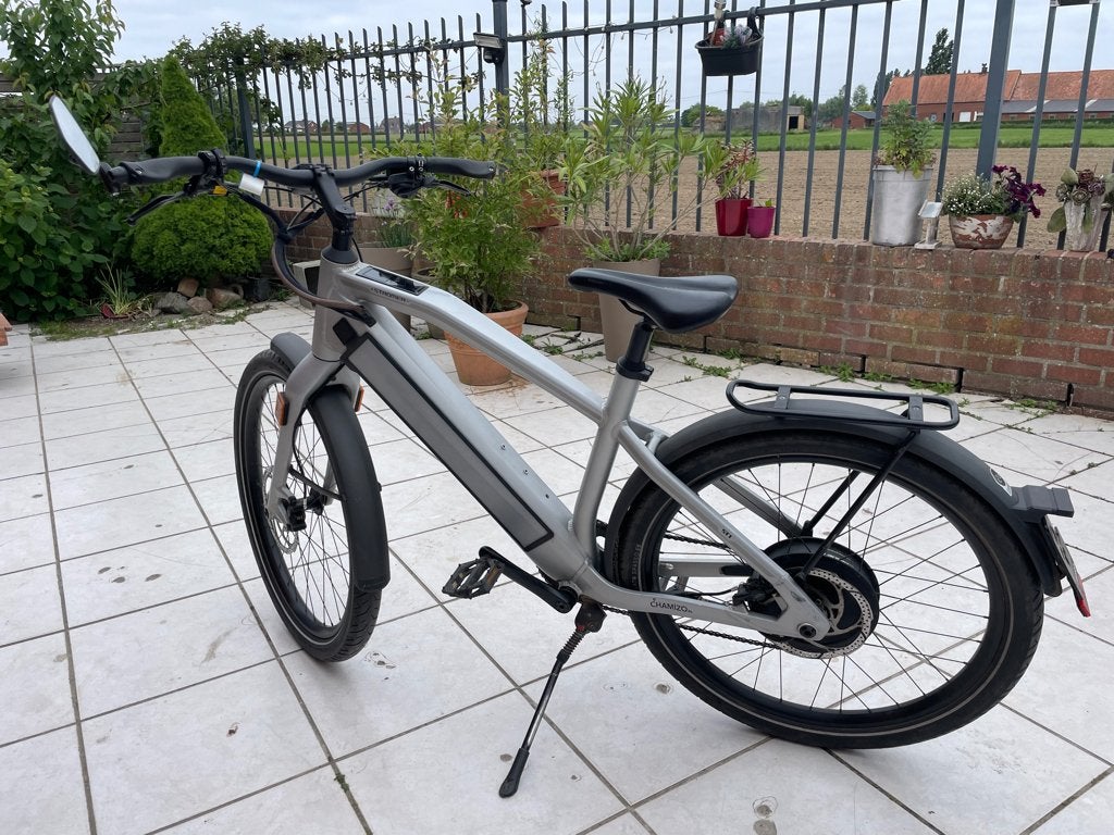 Stromer ST1, BJ : 2021, batterie bleue : 986 kWh, 11 000 km, Vélos & Vélomoteurs, Comme neuf, Stromer, 30 à 50 km par batterie