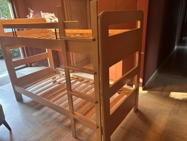 stapelbed- licht kleur- massief hout, Ophalen, Zo goed als nieuw, Stapelbed