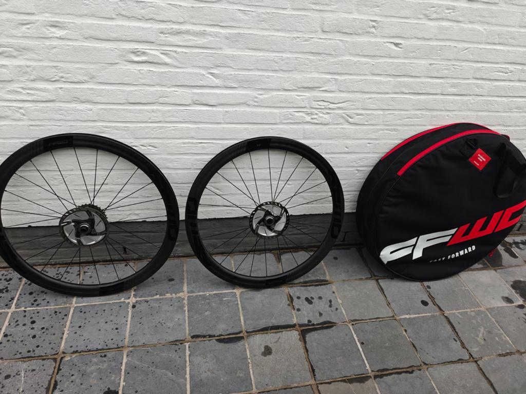 FFWD F4D FCC DT-240 carbon wielen, Fietsen en Brommers, Fietsonderdelen, Zo goed als nieuw, Wiel, Carbon, Racefiets, Ophalen