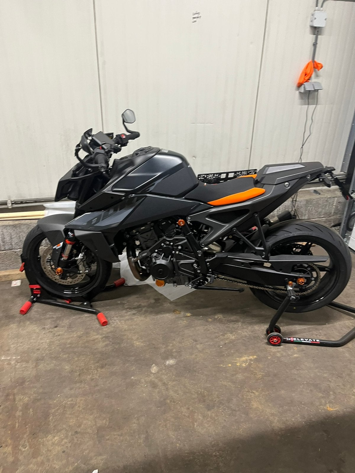 Ktm 990 duke full carbon parts, Ophalen, Zo goed als nieuw