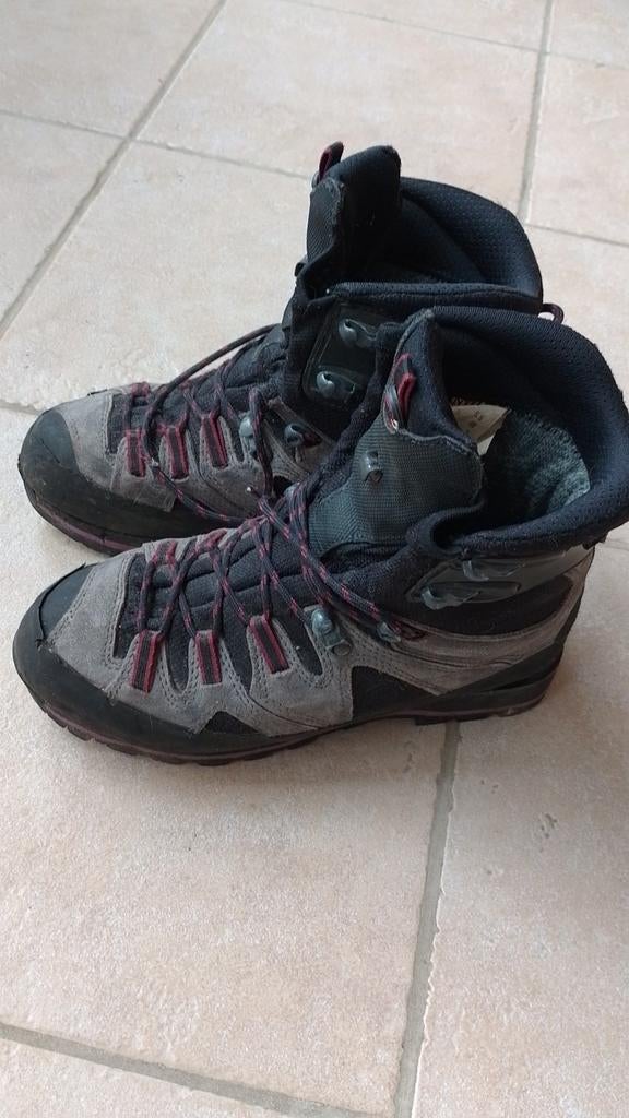Chaussures de randonnée C pour femmes taille 6.5 (40), Enlèvement ou Envoi