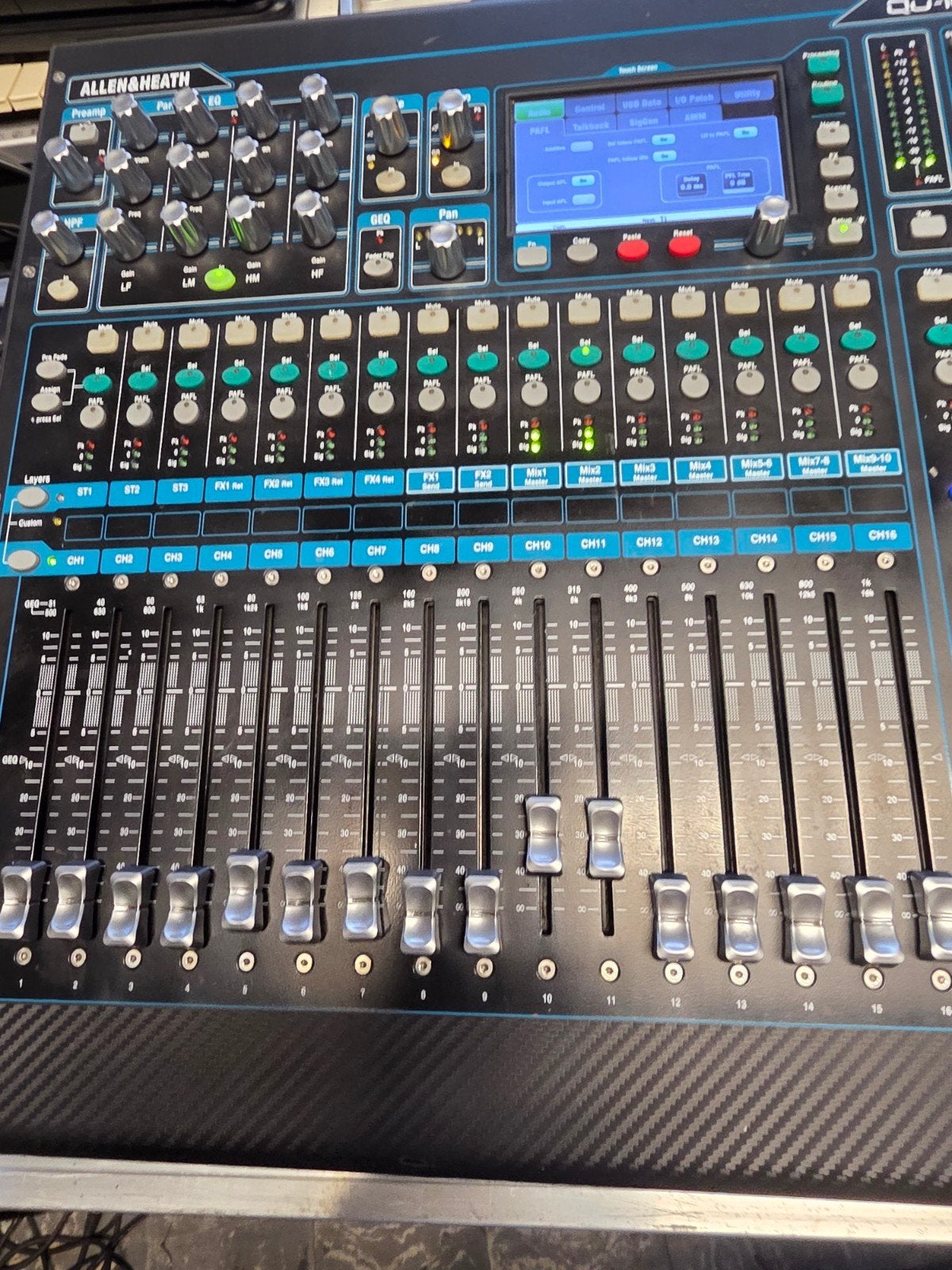 Allen&heath qu16  digitale mengtafel, Muziek en Instrumenten, Mengpanelen, Ophalen