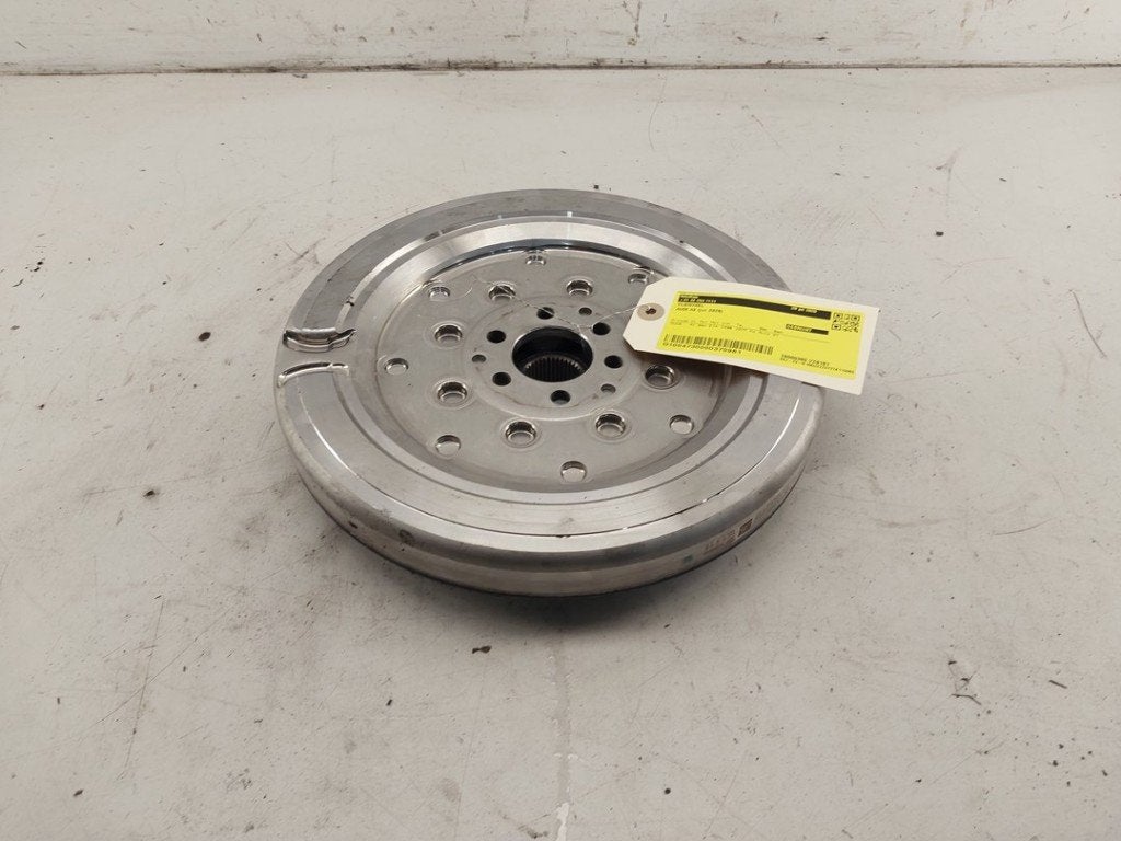 VLIEGWIEL 5 Gats Audi A3 Sportback (8YA) (|05E105266H|), Info@audi.de, Audi, Audi AG, Gebruikt