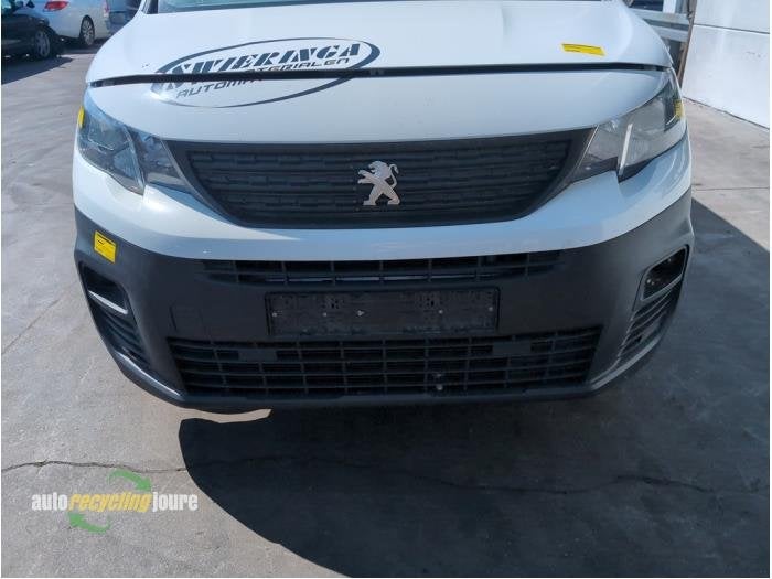 Voorbumper van een Peugeot Partner (EWP), Auto-onderdelen, Gebruikt, -, -, Bumper