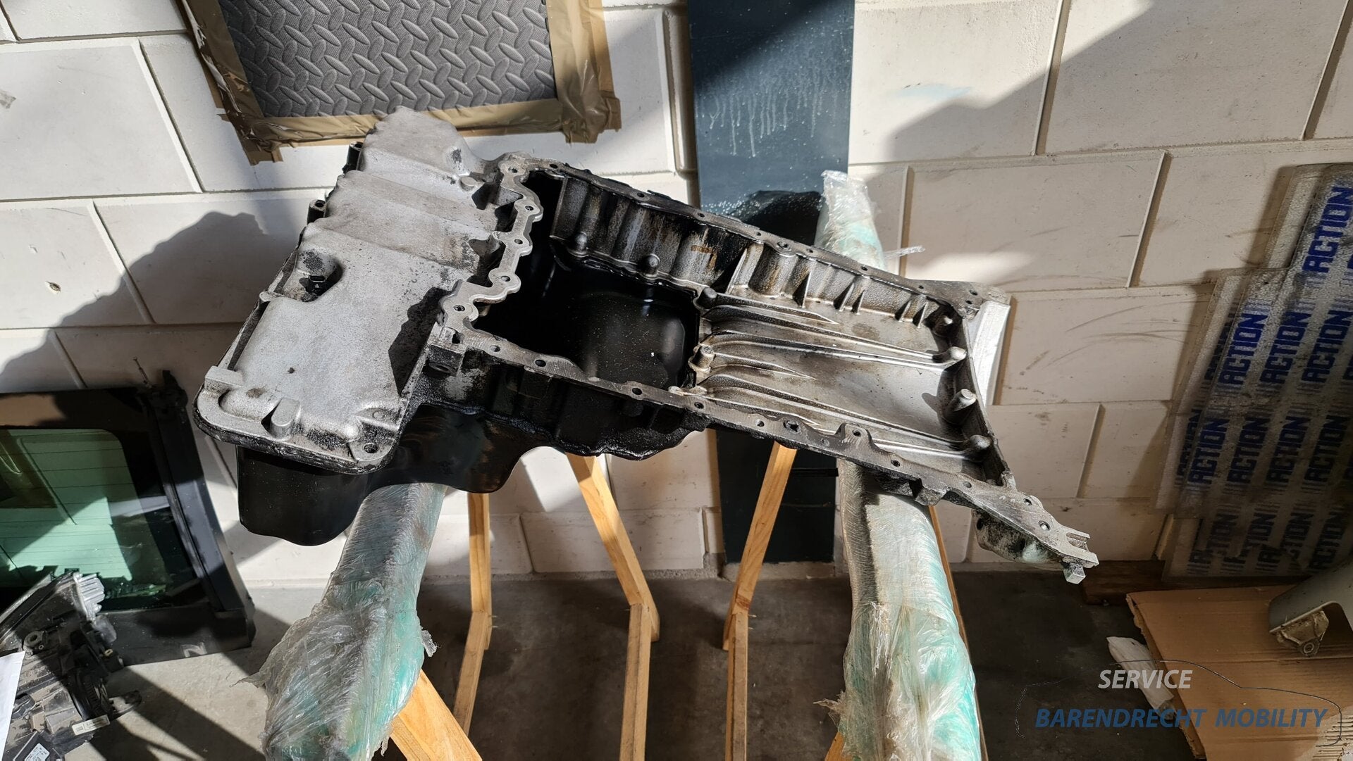 Mercedes W164 ML M klasse carter carterpan A6420100528 64201, Auto-onderdelen, Gebruikt, Mercedes-Benz AG, Mercedes-Benz, Mercedesstrasse 120
70372  Stuttgart, DE