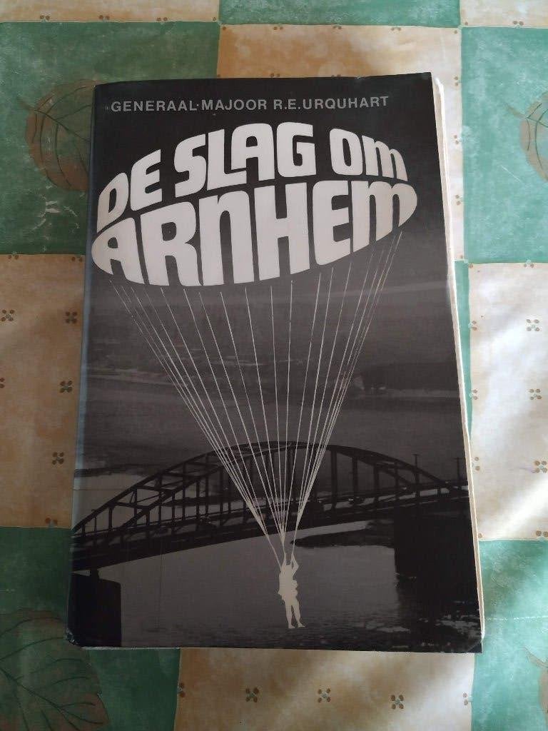"de slag om arnhem", leesboek van generaal majoor R.E., Ophalen of Verzenden
