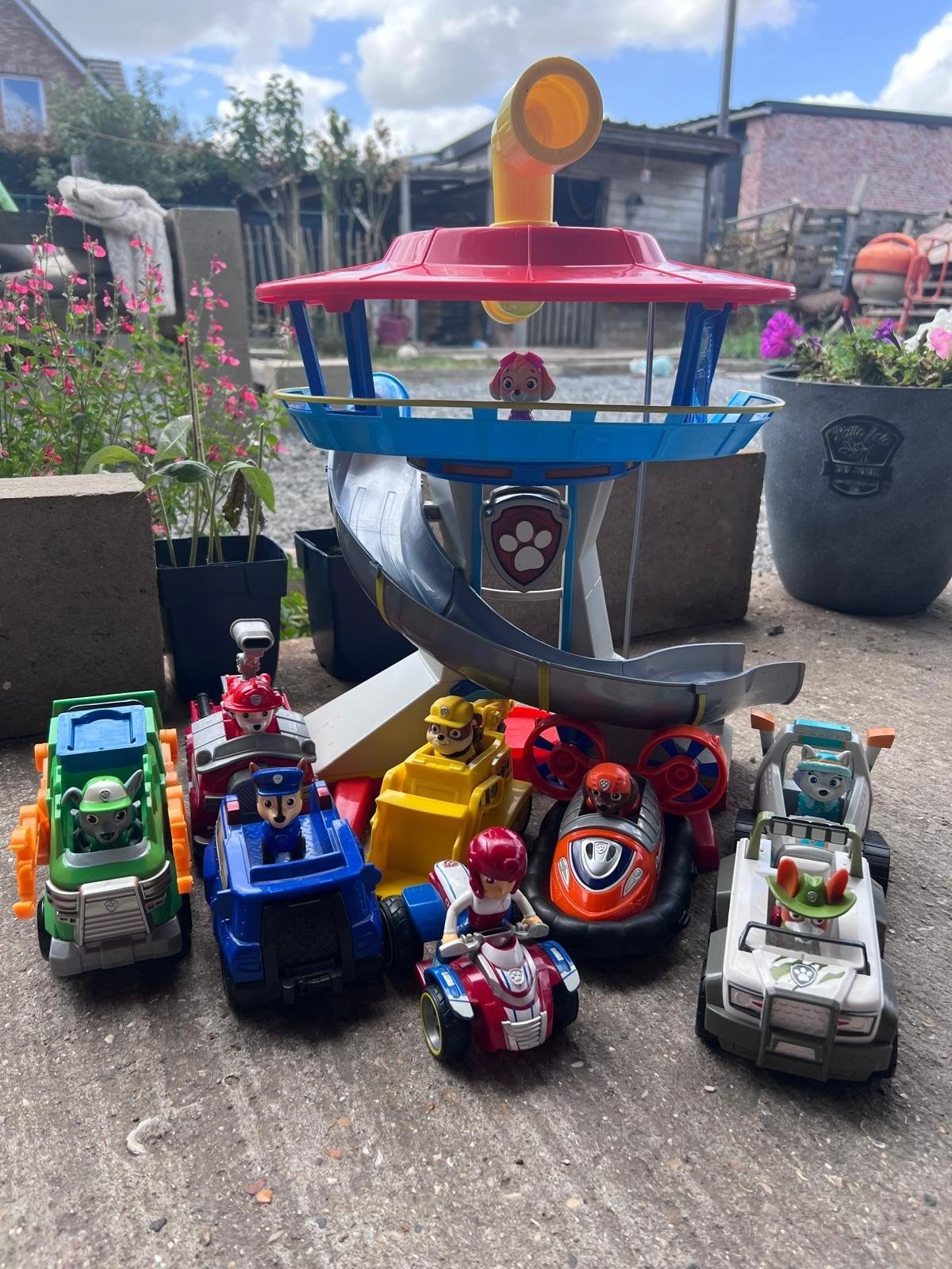 Paw patrol uitkijktoren en auto's, Ophalen