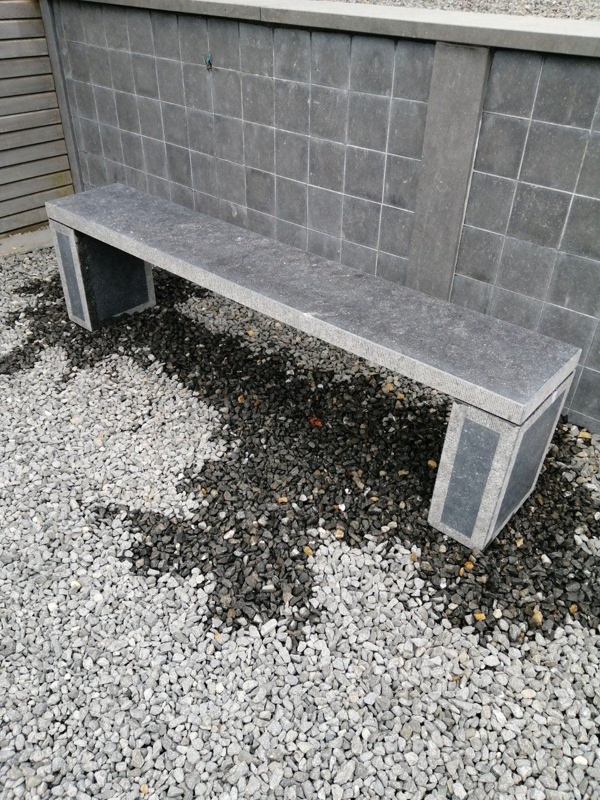 bancs en pierre bleue belge, Enlèvement