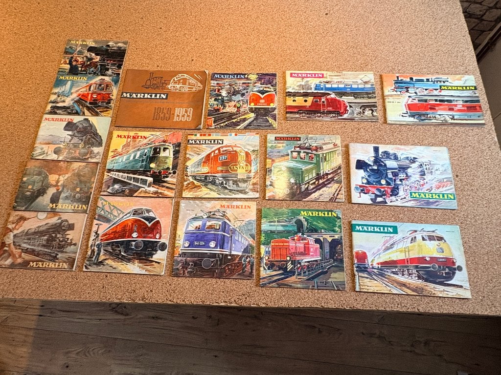 Catalogues Märklin 1951 à 1968 - un seul lot !!, Analogique, Enlèvement ou Envoi, Courant alternatif, Livre, Revue ou Catalogue