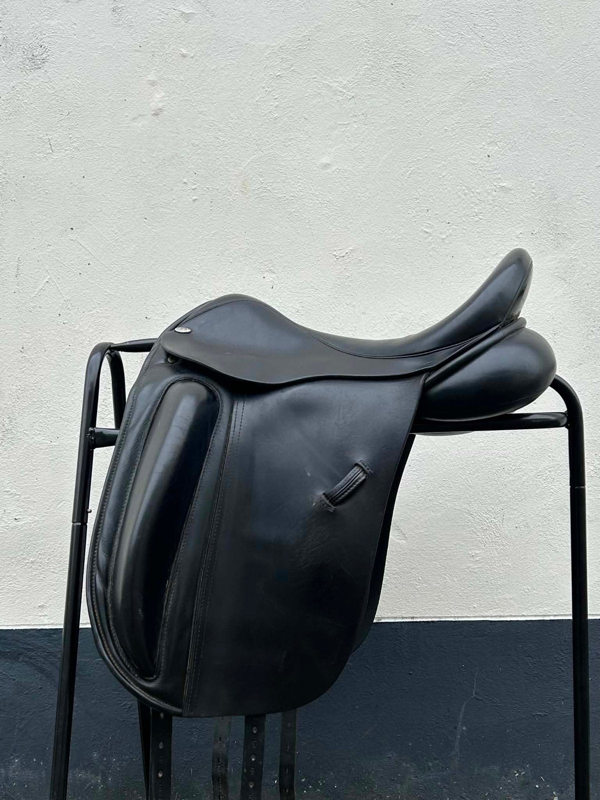 Bjorn vileyn dressuur zadel 17,5 inch, Dieren en Toebehoren, Paarden en Pony's | Zadels, Ophalen, Zo goed als nieuw, Dressuur