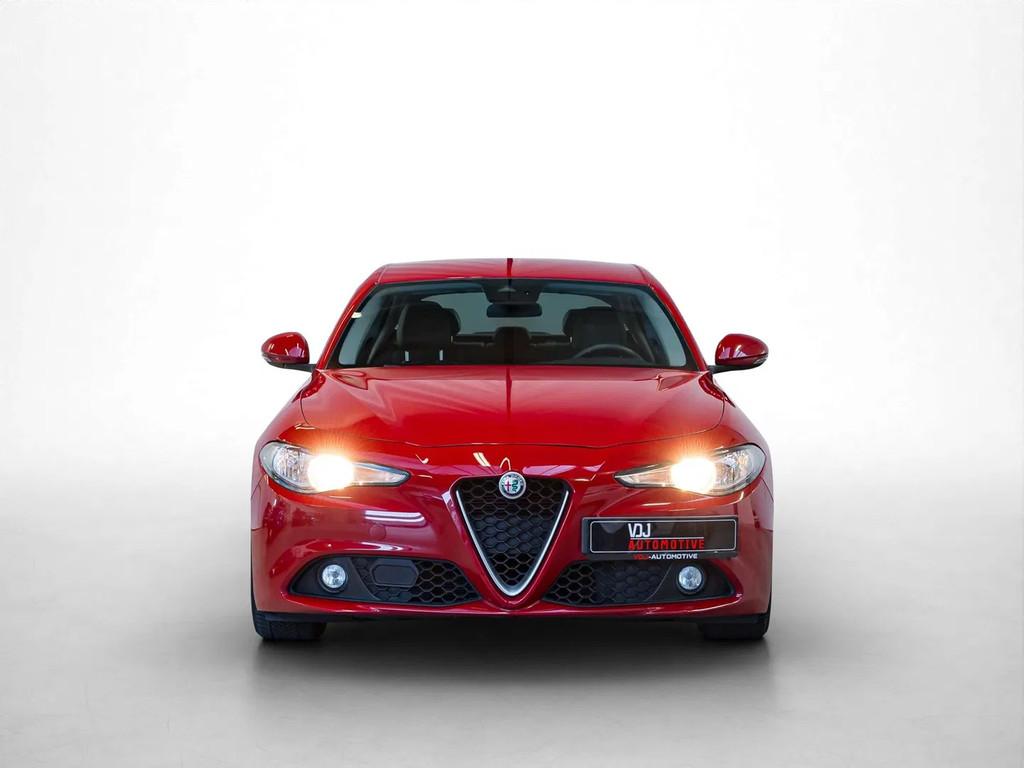 Alfa Romeo Giulia Giulia 2.0 Turbo 16V AT8 Super, Rouge, Euro 6, Entreprise, 200 ch