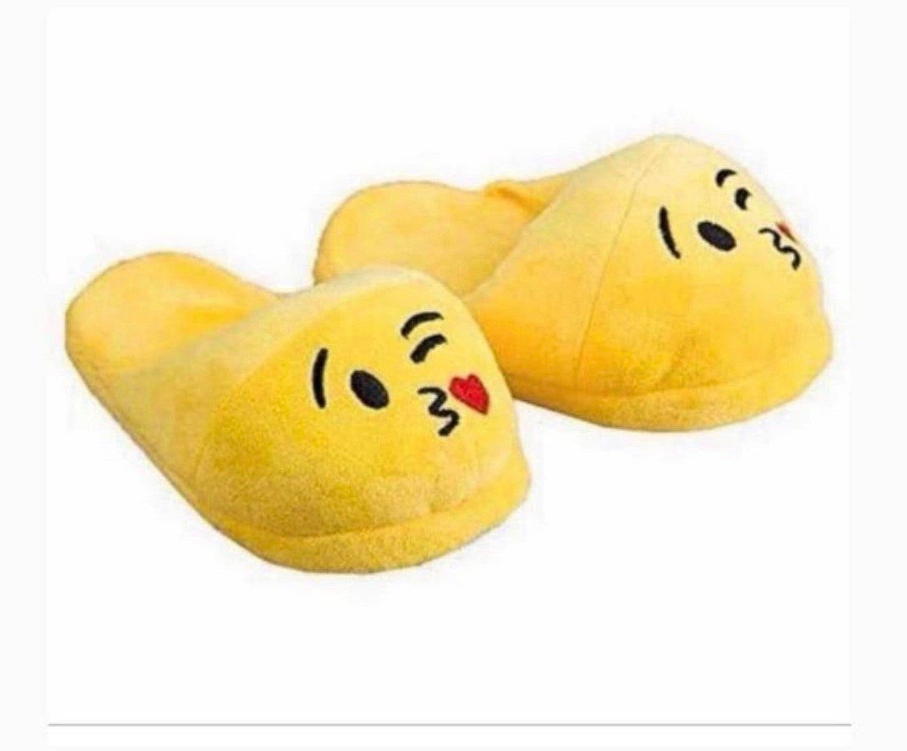 Smiley Pantoffels slippers Emoji maat M 38-39-40-41 nieuw, Kleding | Dames, Ophalen of Verzenden, Nieuw, Geel, Pantoffels of Sloffen