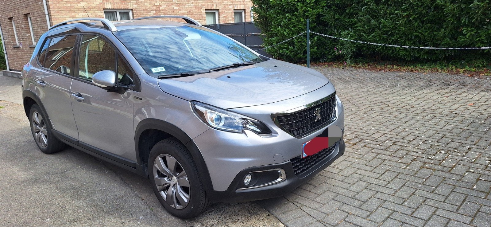 Peugeot 2008 1.2 puretech - 57000km 12/2018, Argent ou Gris, Achat, Boîte manuelle, Entretenue par le concessionnaire