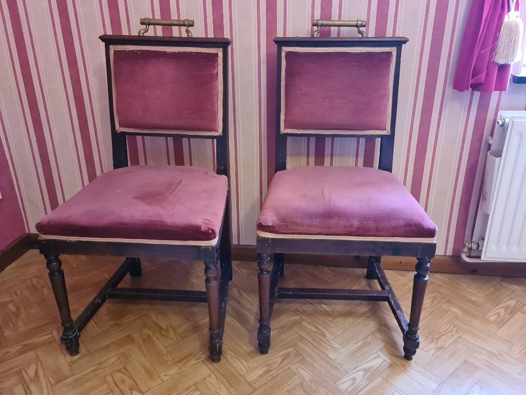 2 antieke stoelen van fluweel en hout, Ophalen