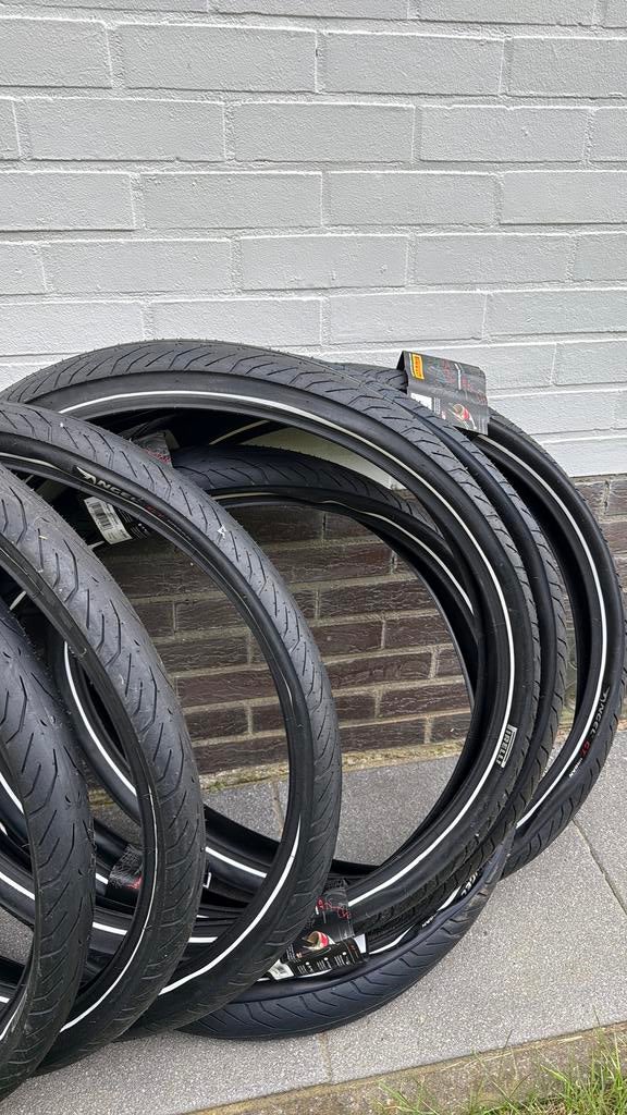 Pirelli banden, Caoutchouc, Pneu, Enlèvement, Neuf