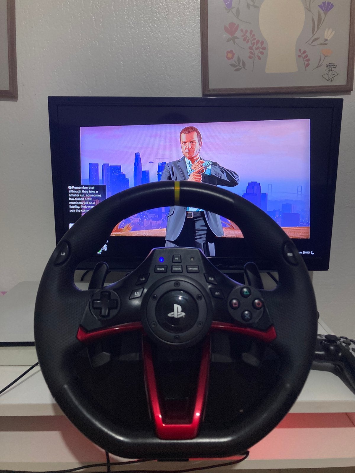 PS4 met 2 controllers, een steering wheel,Samsung-tv, GTA 5, Games en Spelcomputers, Ophalen, Zo goed als nieuw, Controller