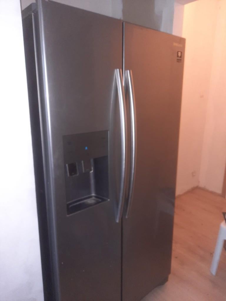 Frigo américain Samsung (RS50N3403SA)– grand volume, 160 cm ou plus, Enlèvement, Utilisé, 60 cm ou plus