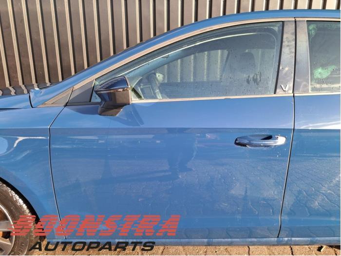 Portière 4portes avant gauche d'un Seat Leon (Leon 13-) (L5, -, 3 mois de garantie, Utilisé, Porte