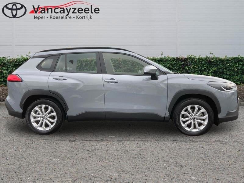 Toyota Corolla Cross Style+cam+gps+sens V+A, Autos, Argent ou Gris, Achat, Euro 6, Noir