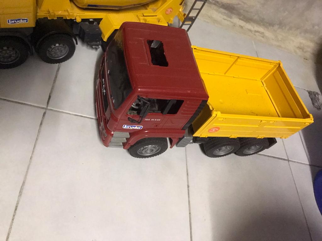 MAN vrachtwagen en Liebherr graafmachine, Kinderen en Baby's, Speelgoed |Speelgoedvoertuigen, Ophalen, Gebruikt