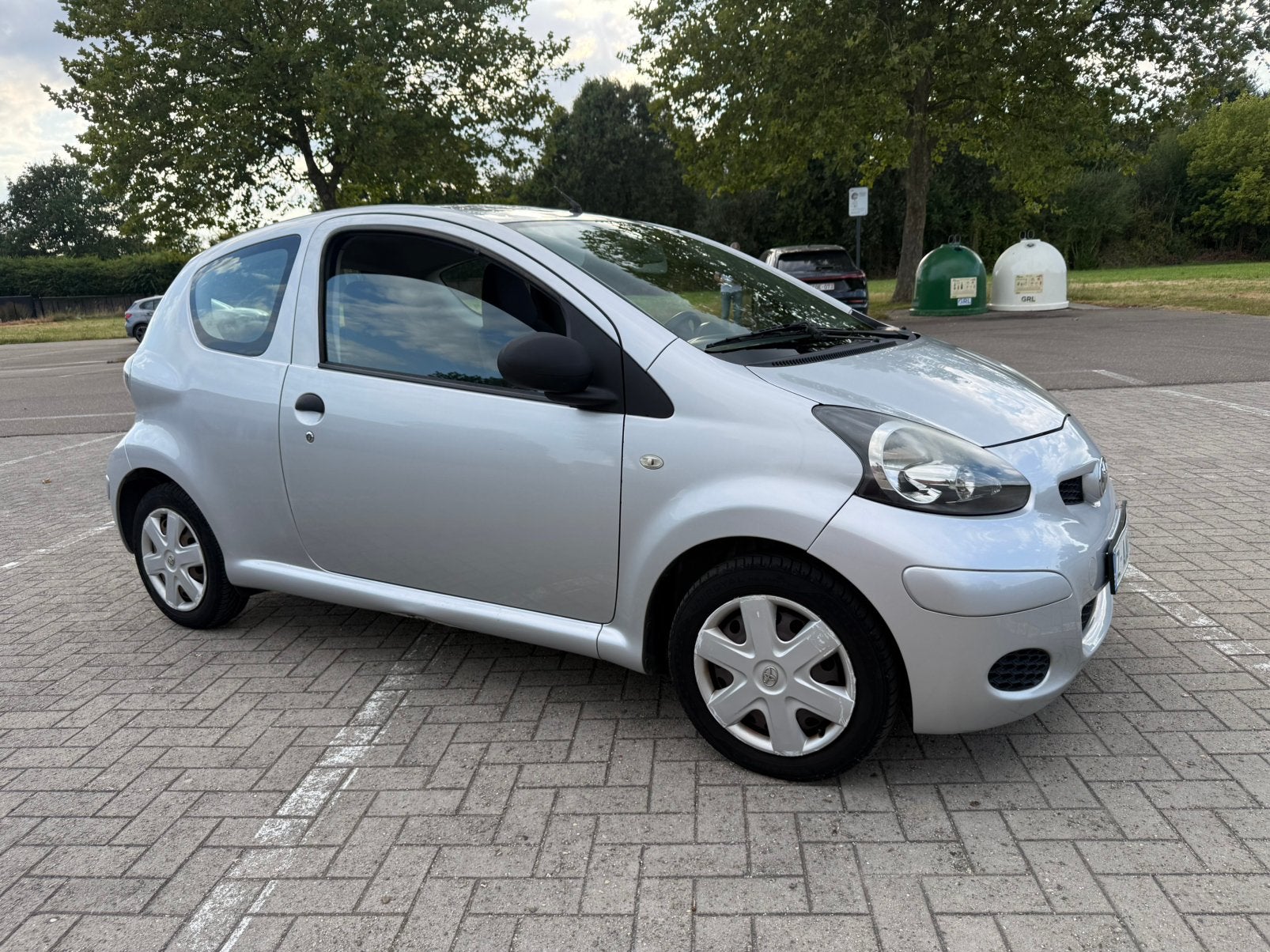 Toyota aygo 2011 (120000km) benzine, Auto's, Toyota, Voorwielaandrijving, 50 kW, Zwart, Bedrijf