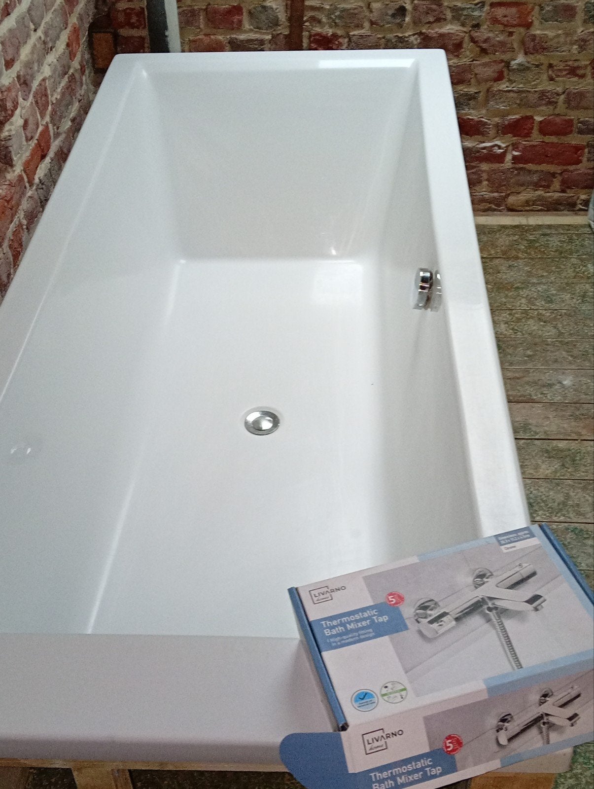 Baignoire + mitigeur et autres + socle, Maison & Meubles, Enlèvement