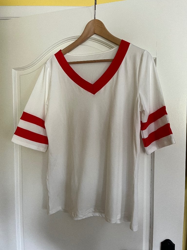 Wit met rode t-shirt, Kleding | Dames, Maat 38/40 (M), Wit, Ophalen of Verzenden, Zo goed als nieuw