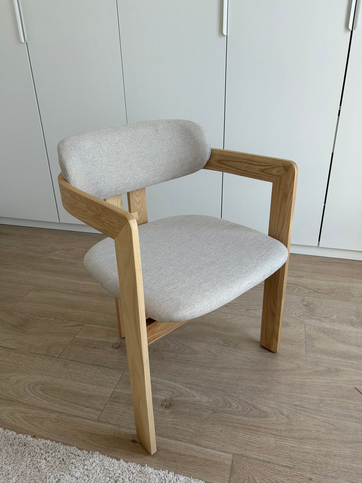 NIEUW ‼️ Usuals Design Eetkamerstoelen – Hout & Beige – Luxe, Huis en Inrichting, Ophalen, Nieuw, Hout