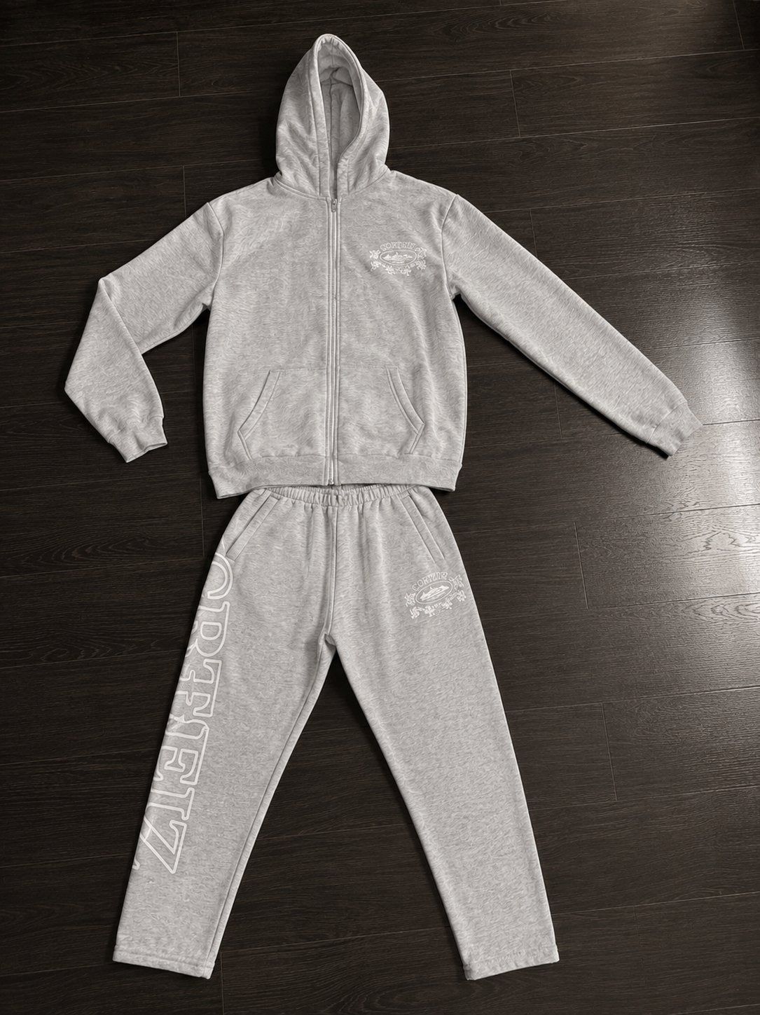 Grijze Corteiz Trainingspak M, Kleding | Heren, Overige Herenkleding, Ophalen of Verzenden, Zo goed als nieuw