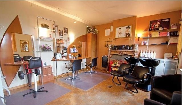 Kapsalon, kaptafels, 2 kapstoelen met pomp en 2 wastafels, Ophalen, Gebruikt, 150 tot 200 cm, 150 tot 200 cm