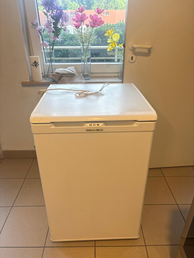 Klein/middel grote diepvries BEKO met 3 lades, Elektronische apparatuur, Ophalen, Zo goed als nieuw, Vrijstaand, Vrieskast