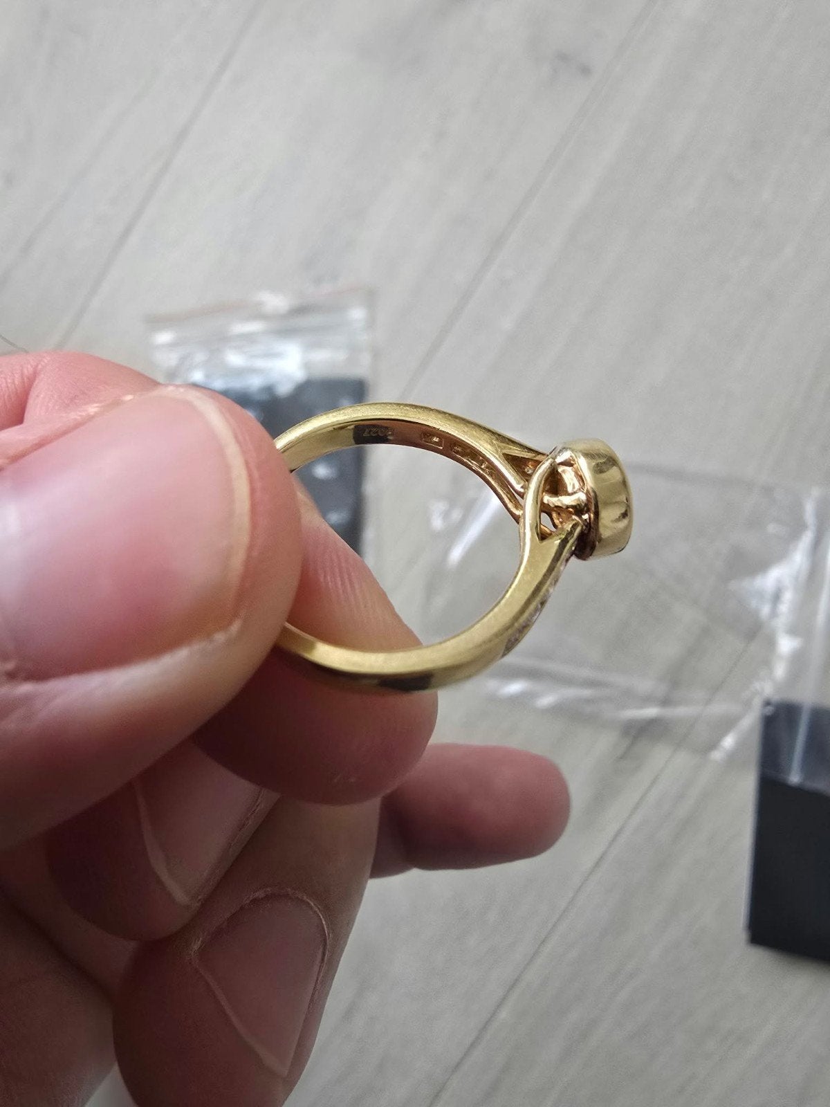 twee ringen met diamanten 18k
met certifikát, Handtassen en Accessoires, Ophalen