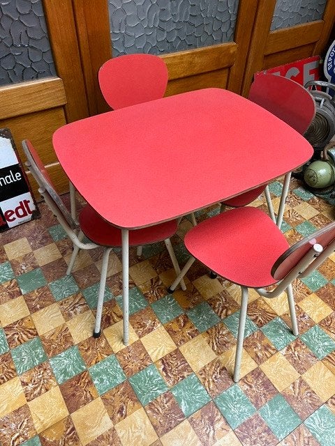 Un ensemble Torck composé d'une table et 4 chaises 1960's, Enlèvement