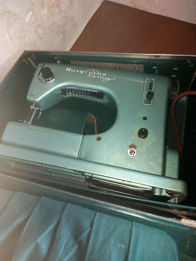 Vintage naaimachine, Ophalen