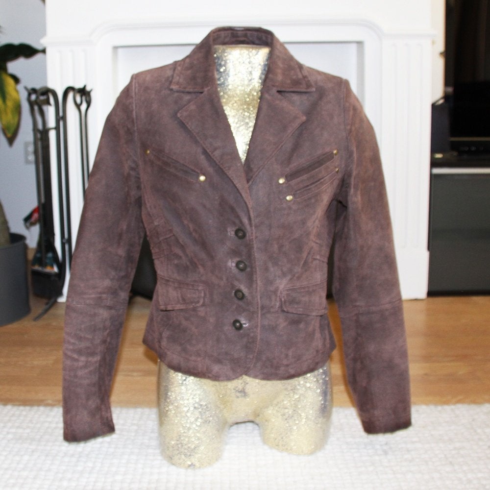 Belle veste Promiss en daim marron (S) €40, -, Vêtements | Femmes, Promiss, Enlèvement ou Envoi, Taille 36 (S), Comme neuf