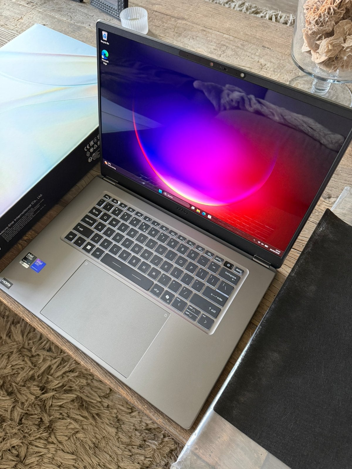 MSI Prestige 16 AI+ (lees beschrijving), Ophalen, Zo goed als nieuw, Qwerty, SSD