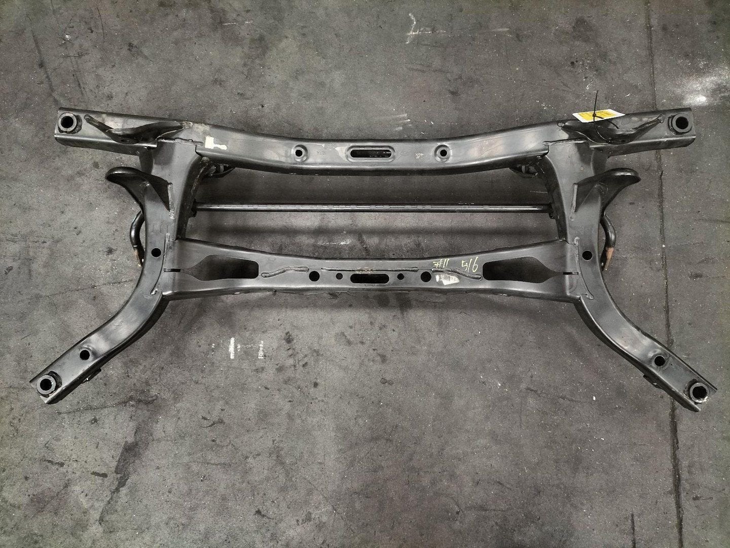 HYUNDAI KONA SX2 EV Premium 64 kWh SUBFRAME ACHTER 2019, Auto-onderdelen, Ophalen of Verzenden, Gebruikt, ARN erkend