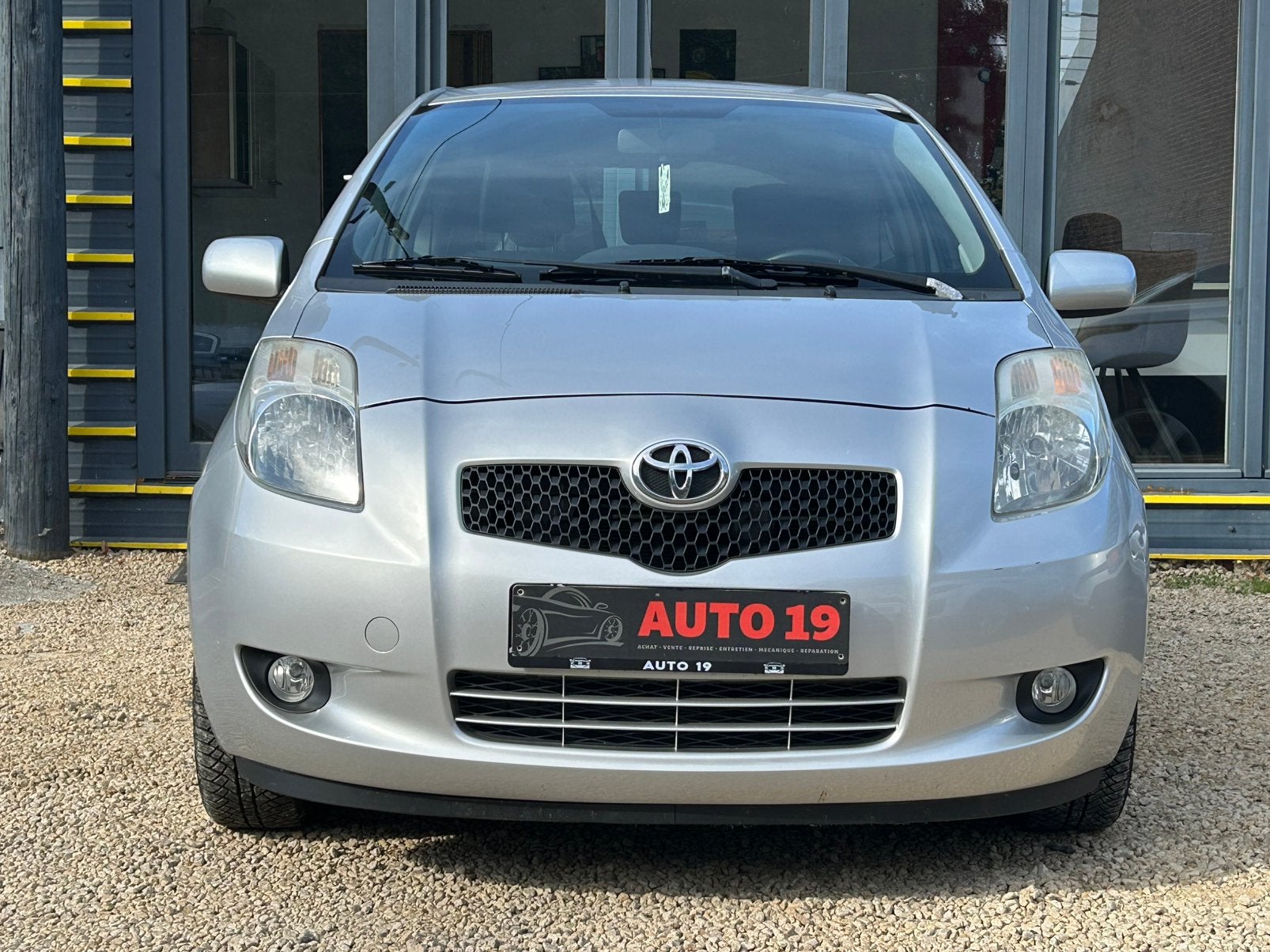 Yaris 1.3i VVT-i 16v Connected, Autos, Particulier, Achat