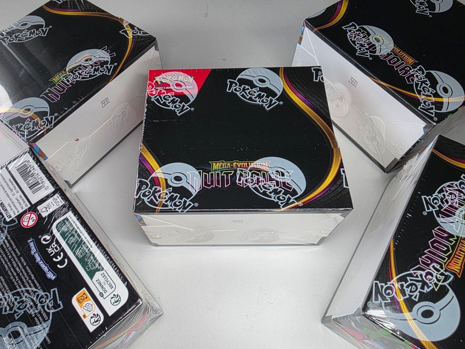 1 Display Pokemon Nuit Noir ME05 Neuf Scellé ! 4, Enlèvement ou Envoi, Neuf, Booster box, Foil