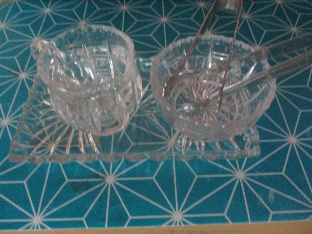 pot à lait et à sucre + plateau en cristal ancien, Enlèvement ou Envoi, Neuf, Plateau