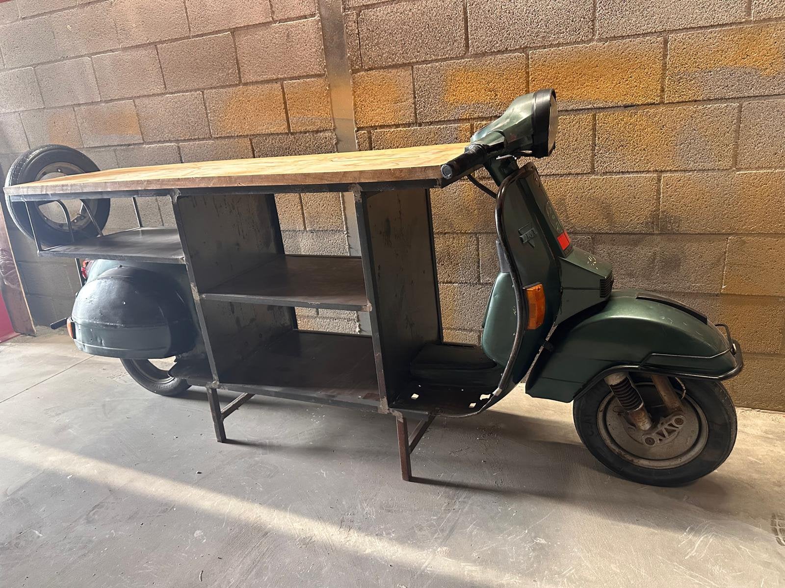 vespa bar toog mancave, Ophalen