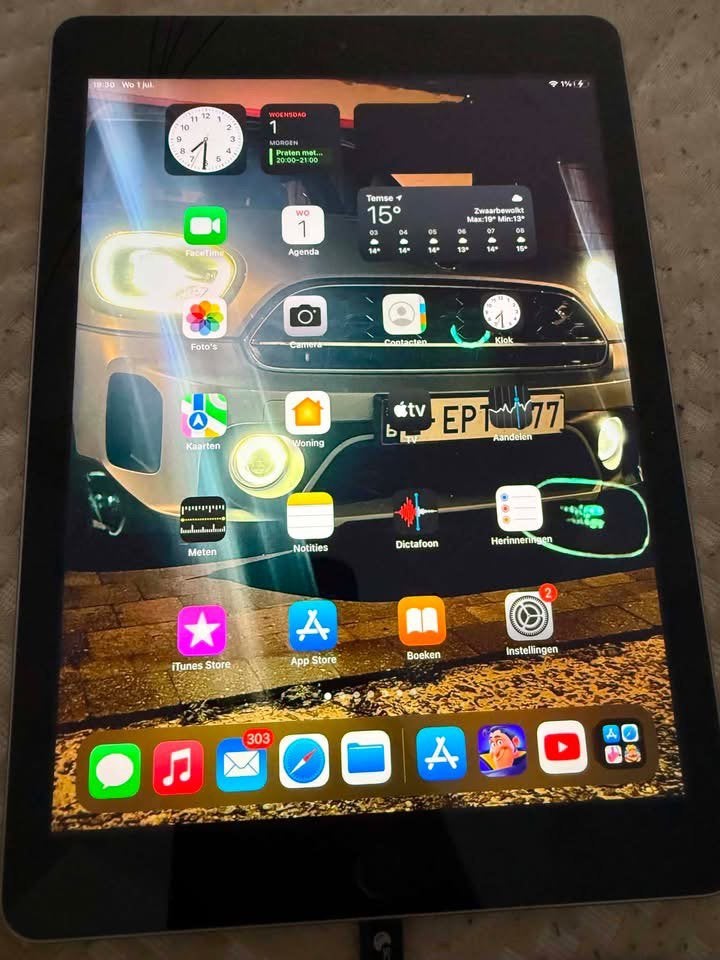 Ipad 5e generatie in goede staat, Computers en Software, Apple iPads, Apple iPad, Zo goed als nieuw, Grijs, Wi-Fi