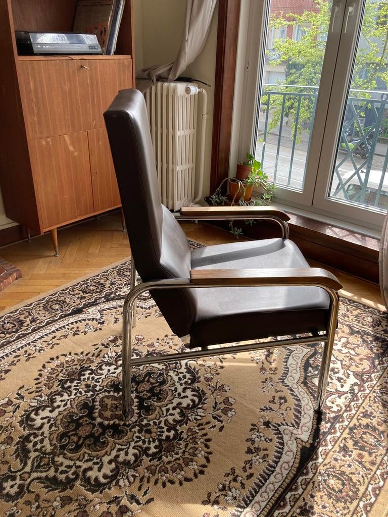 Fauteuil design acier bois vinyle - excellent état, Maison & Meubles, Fauteuils, Bois, Design années 70, Moins de 75 cm, Comme neuf
