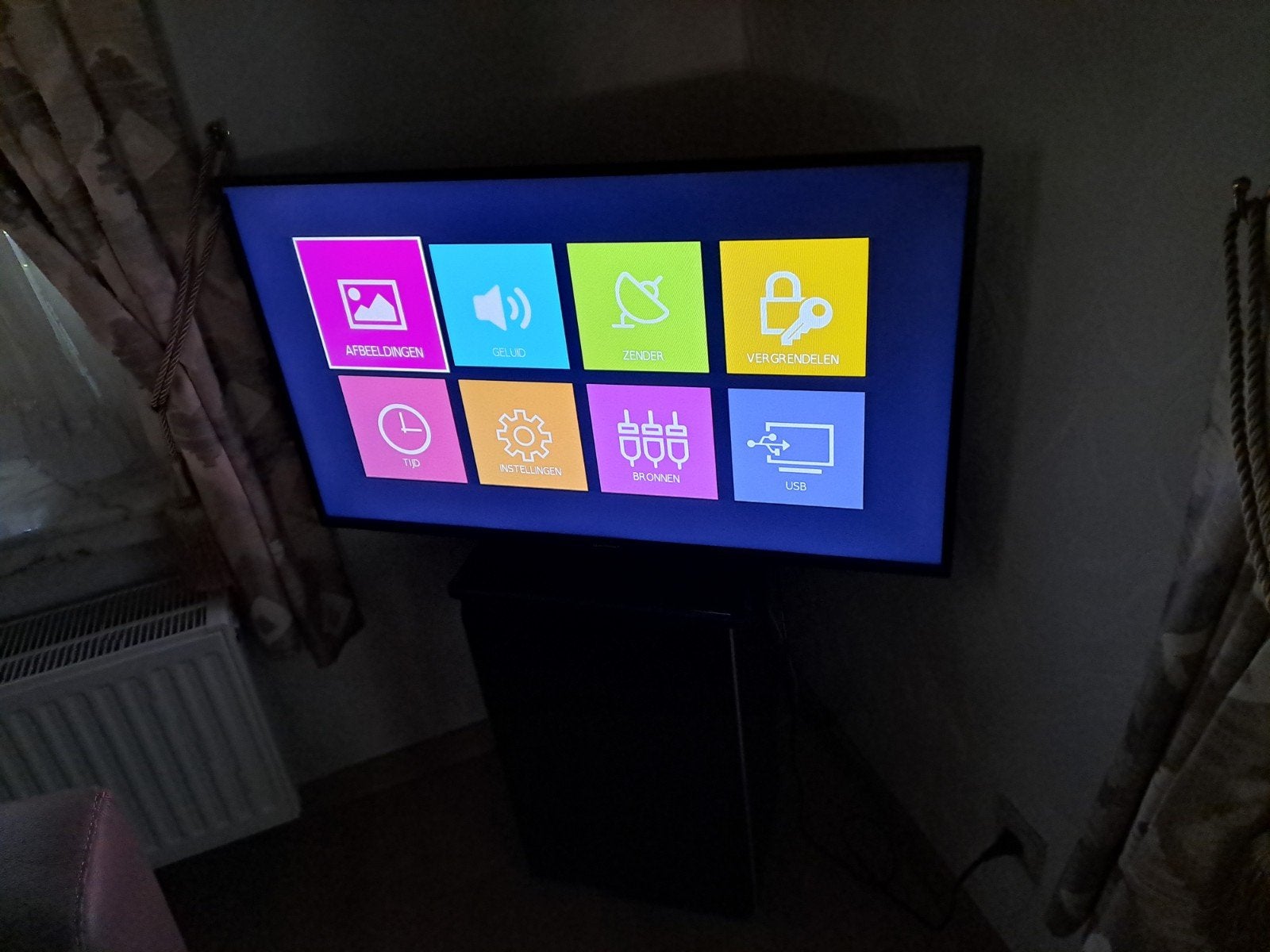 Blauwpunkt TV 40 inch, Ophalen